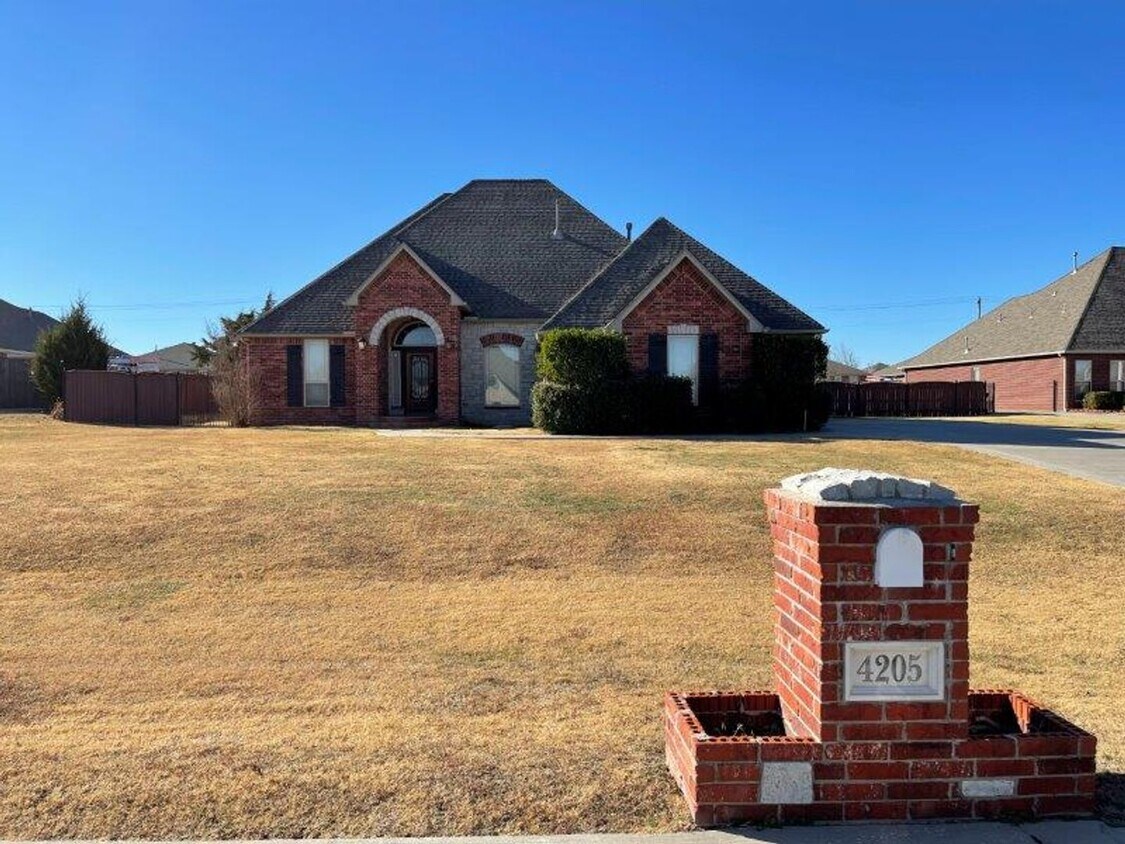 4205 Olde Copper Creek Rd, Moore, OK 73160 House Rental in Moore, OK