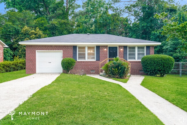 Building Photo - 1527 Tall Pines Cir