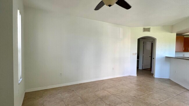 Foto del edificio - 136 SW Peacock Blvd