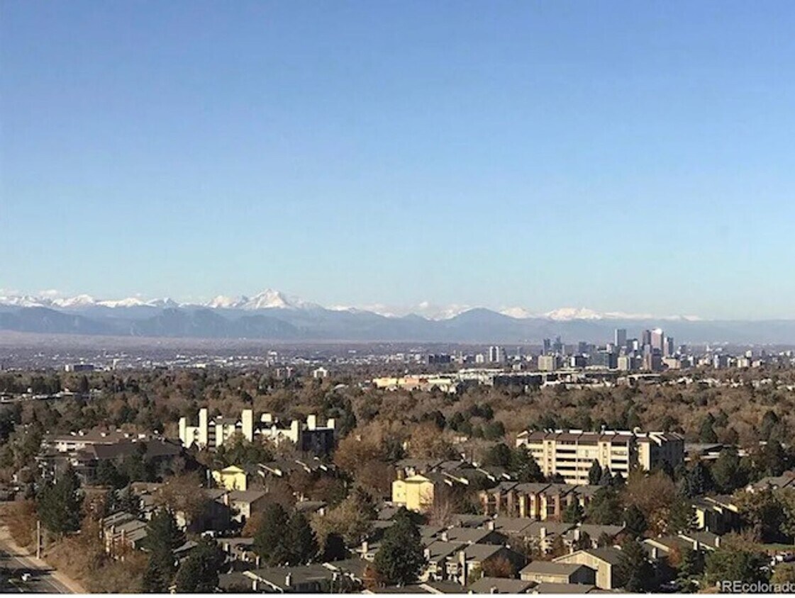 Primary Photo - Eastmoor Park Condominiums