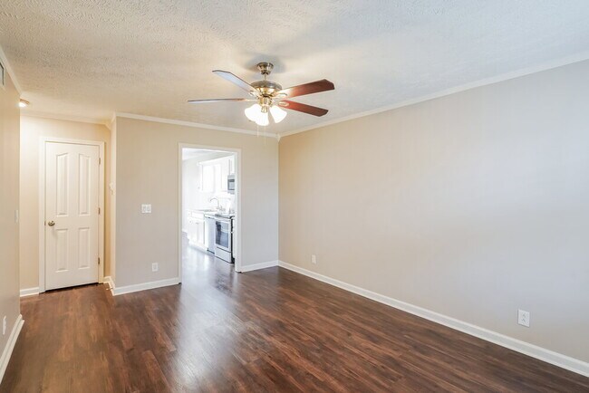 Foto del edificio - 1409 Amal Dr