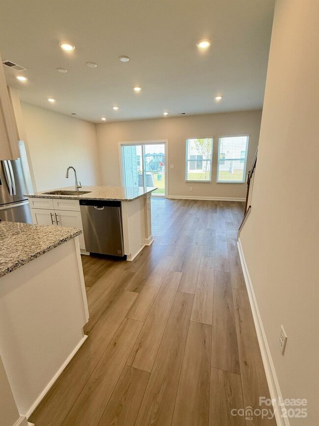 Building Photo - 1719 Braemar Vlg Dr