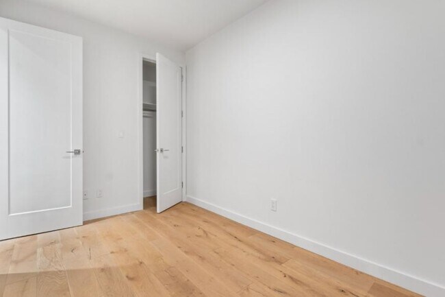 Building Photo - 2 bedroom in New York NY 10011