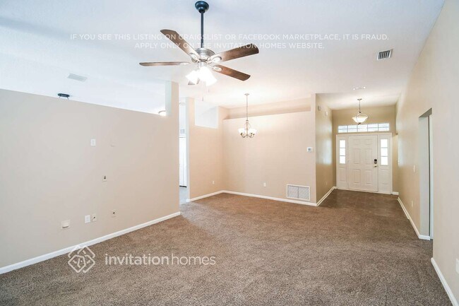 Foto del edificio - 8040 Tuxford Ln