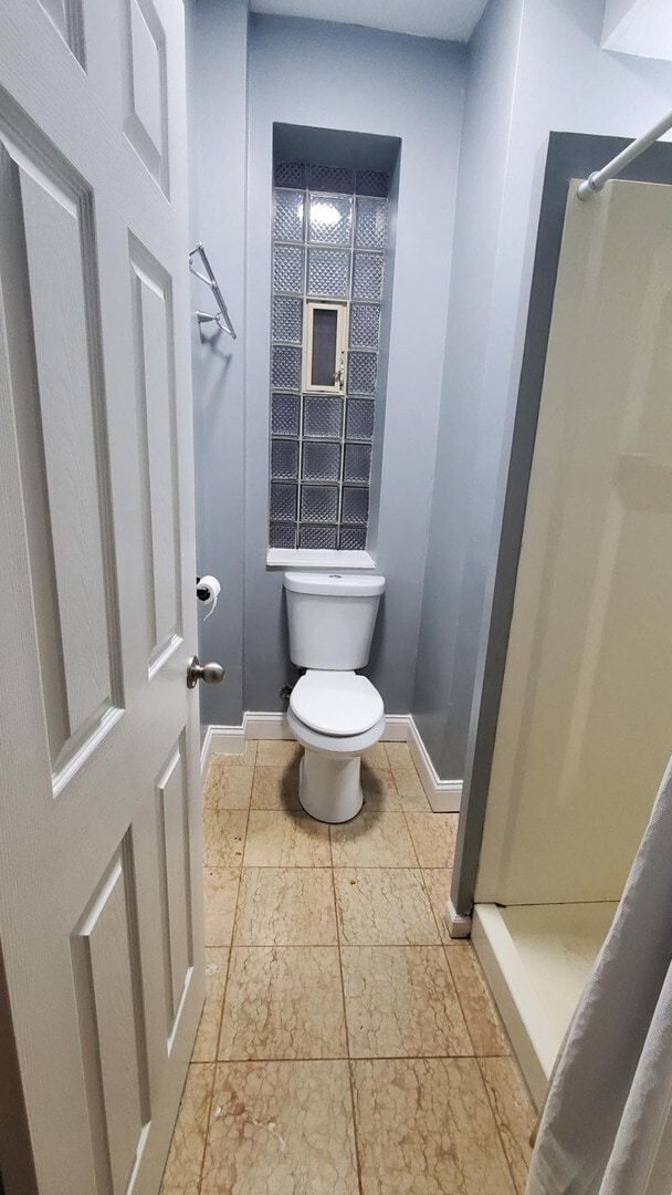 Building Photo - 1337 N Greenview Ave