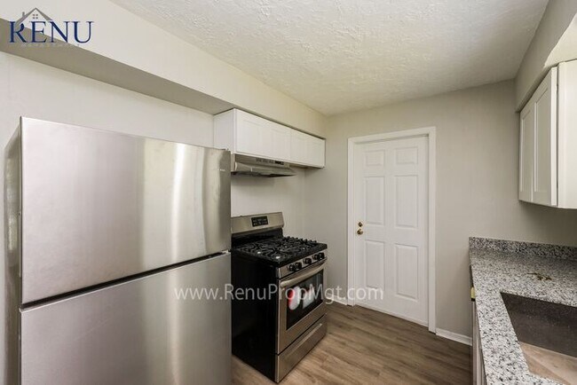 Foto del edificio - Now Available!