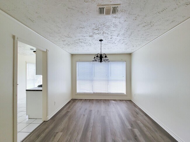 Foto del edificio - 2118 Creekshire Dr