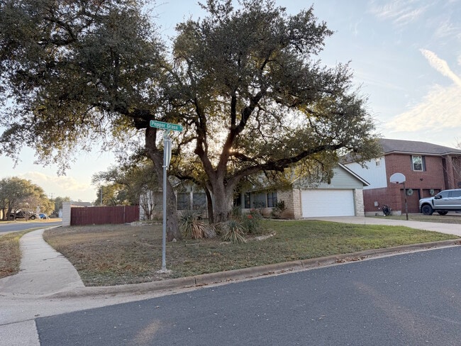 Front - 3209 Pepper Grass Trail