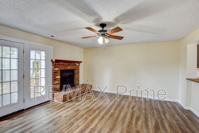 Building Photo - 4705 White Tail Ct