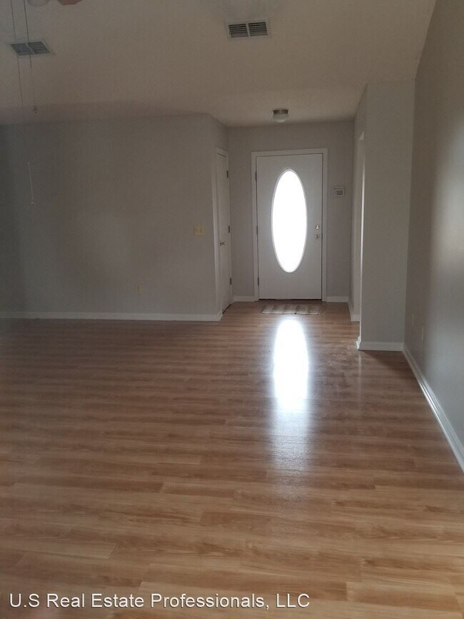 Foto del edificio - 3 br, 2 bath House - 504 Bedford Court