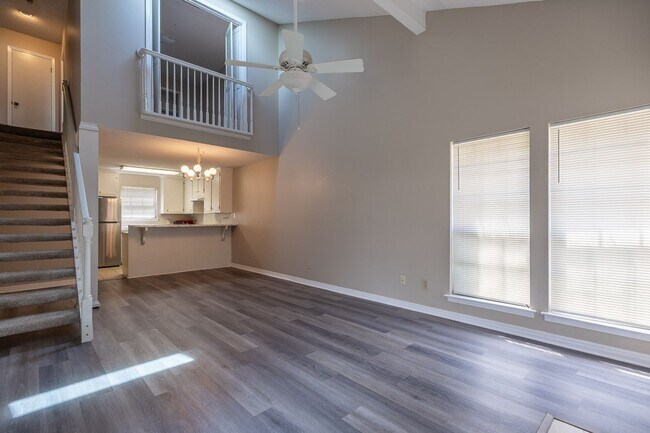 Foto del edificio - ONE FREE MONTH ON 13 MONTH LEASE! Welcome ...