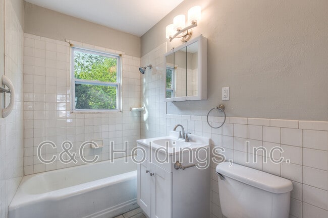 Building Photo - 6648 E Newton Pl