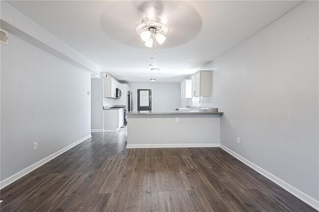 Foto del edificio - 389 Riverbrook Trail