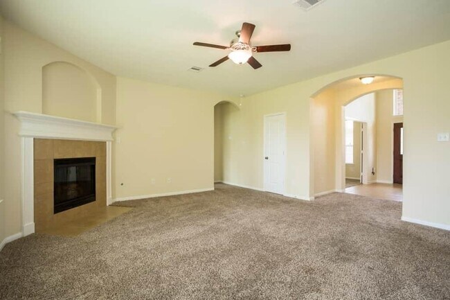 Building Photo - 3322 Clover Trace Dr