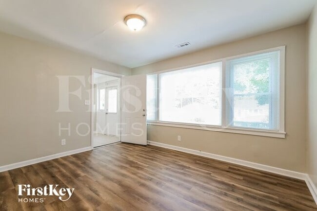 Building Photo - 1854 Oakmont Dr NW