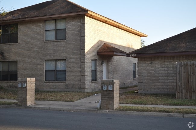 Building Photo - K-Z Apartments