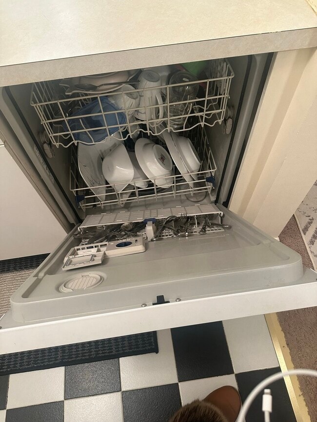 Building Photo - 5221 James Ln