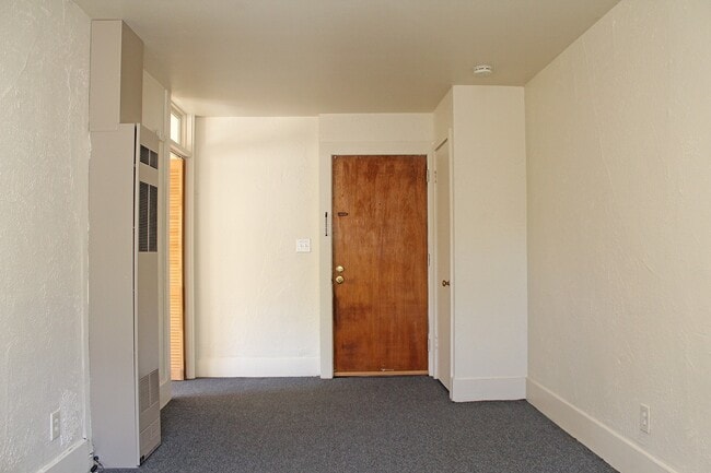 Foto del edificio - 1622-1628 SE 32nd Pl / 3259-3261 SE Market St