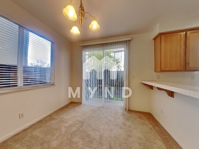 Building Photo - 10 Shadmoor Pl