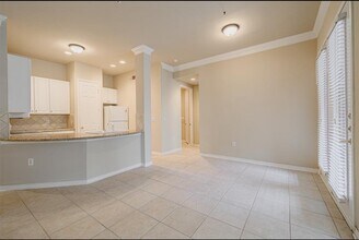 Building Photo - 2400 McCue Rd