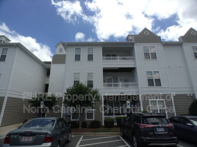 Foto del edificio - 18801 Oakhurst Blvd