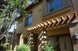 Building Photo - 2723 Dietrich Dr