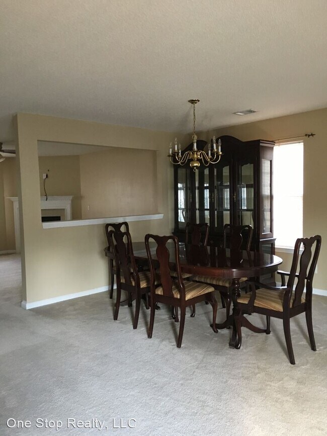 4 br, 2.5 bath House - 11 Windriver Trl photo'