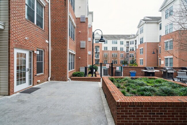 Foto del edificio - 300 W Elm St