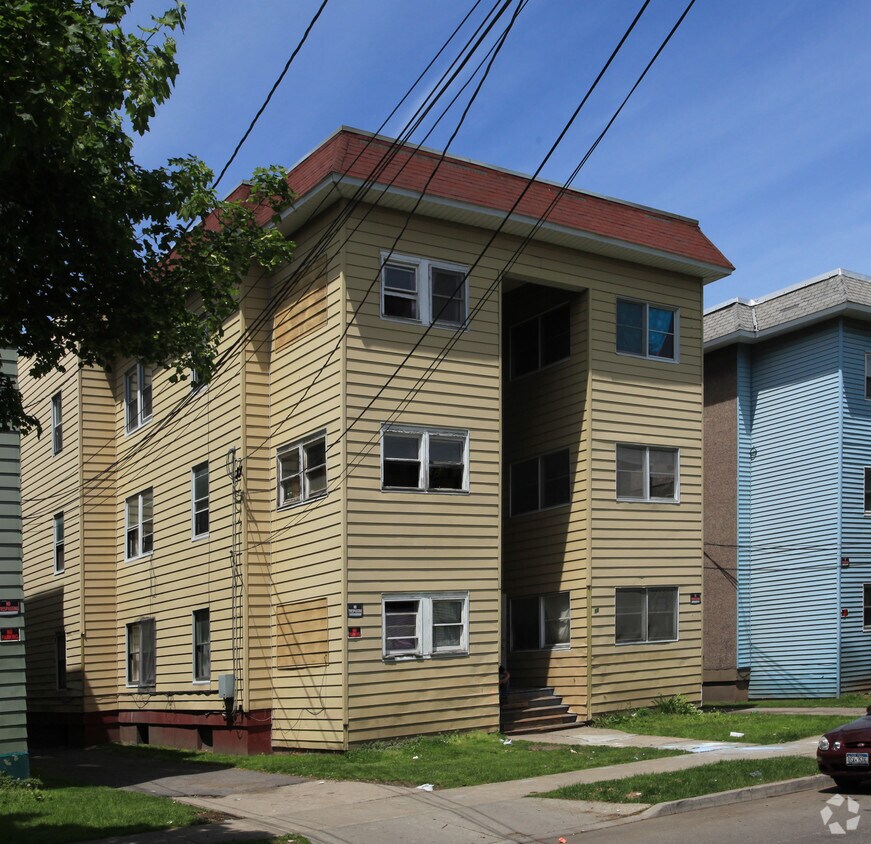 Building Photo - 17 Mygatt St