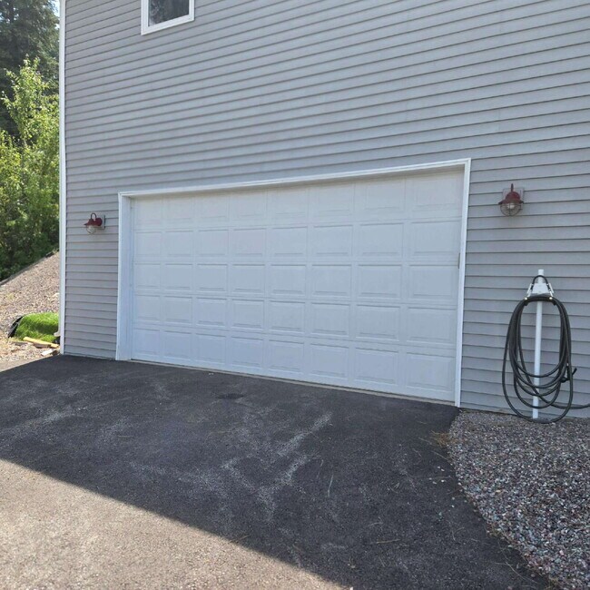 Foto del edificio - Flathead Lake- 2 bed, 1 bath, 2 car garage