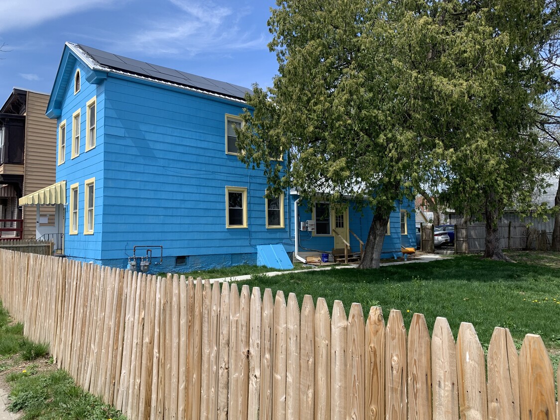 Primary Photo - 813 19th St