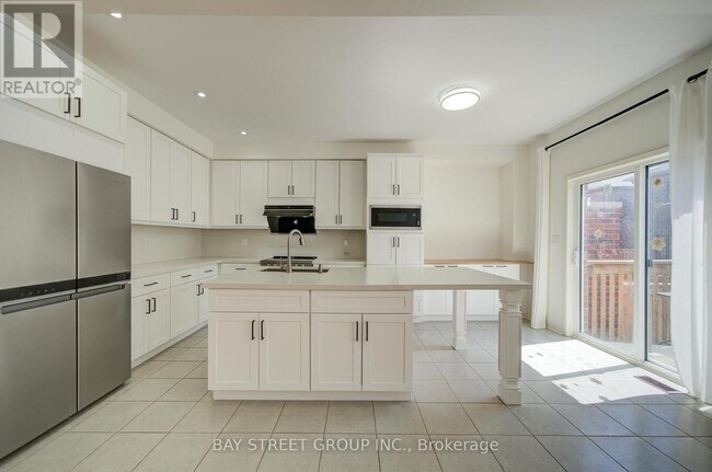 Building Photo - 114 Ness Dr