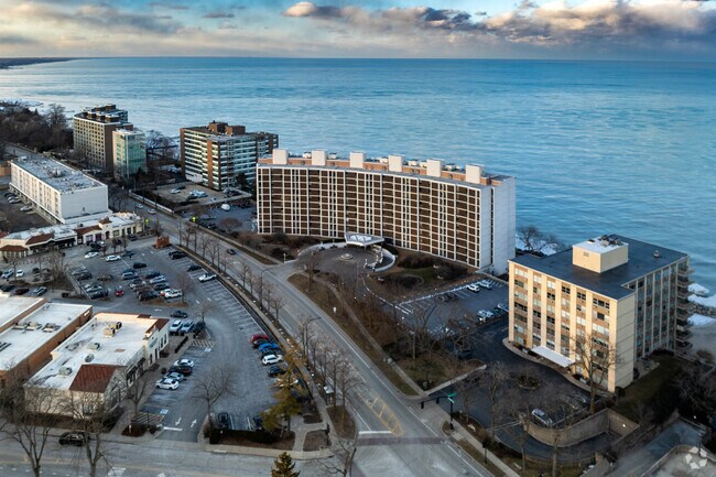 Aerial Photo - 1500 Sheridan Rd