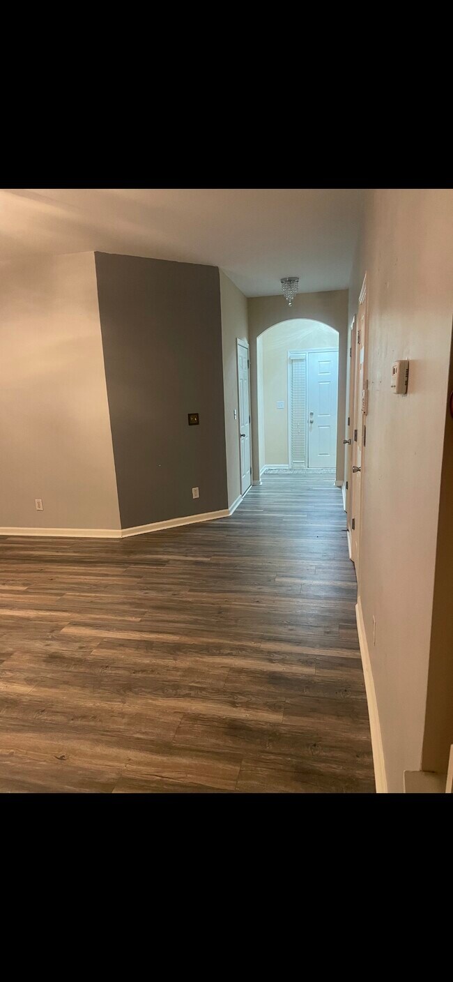 Foto del edificio - 2118 Burns View Ln