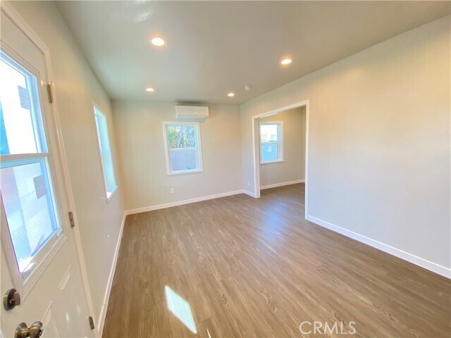 Building Photo - 250 W Hammel St