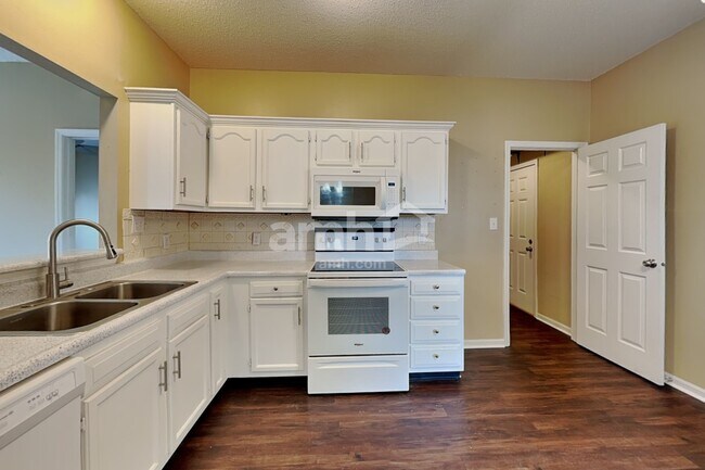 Foto del edificio - 4094 Ash Lawn Rd