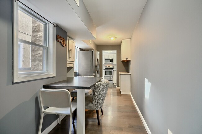 Foto del edificio - 411 S Madeira St