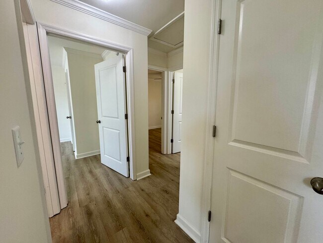 Foto del edificio - The Home You’ve Been Searching For! *Utilities & Furniture can be added with a rental premium.*