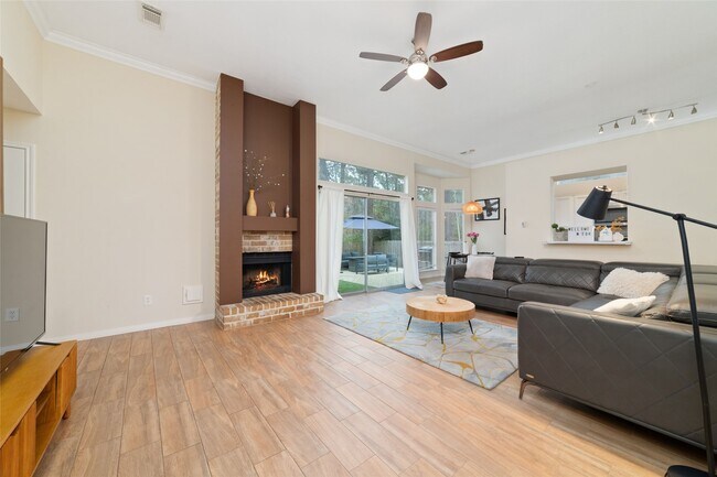 Building Photo - 36 N Rain Forest Ct