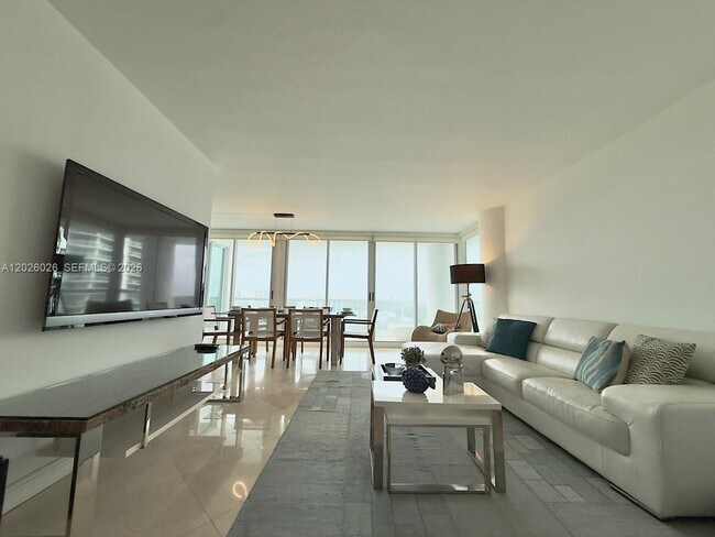 Foto del edificio - 16400 Collins Ave