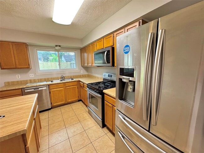 Building Photo - 15734 Castorglen Dr
