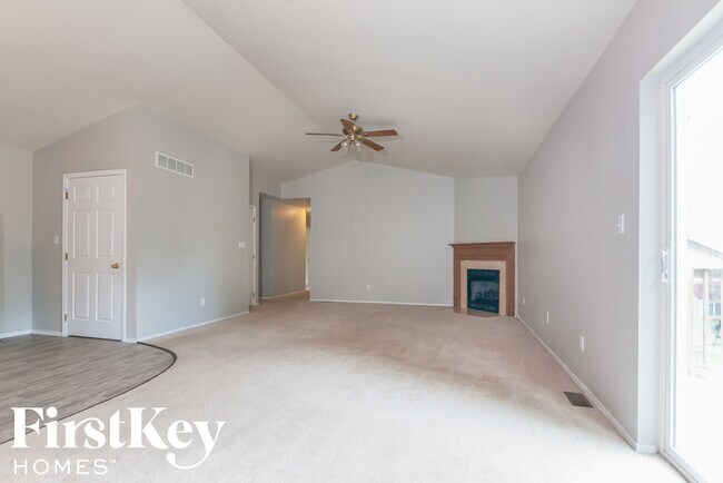 Foto del edificio - 5237 Trailview Dr