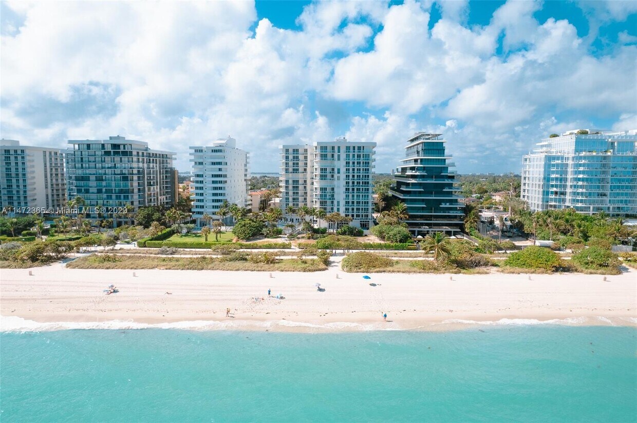 Primary Photo - 8925 Collins Ave