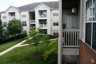 Building Photo - 300 Riverbend Dr