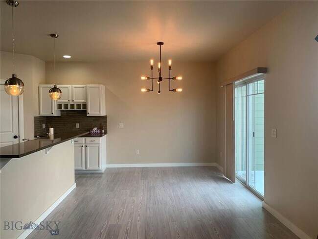 Foto del edificio - 796 Quail Run Rd