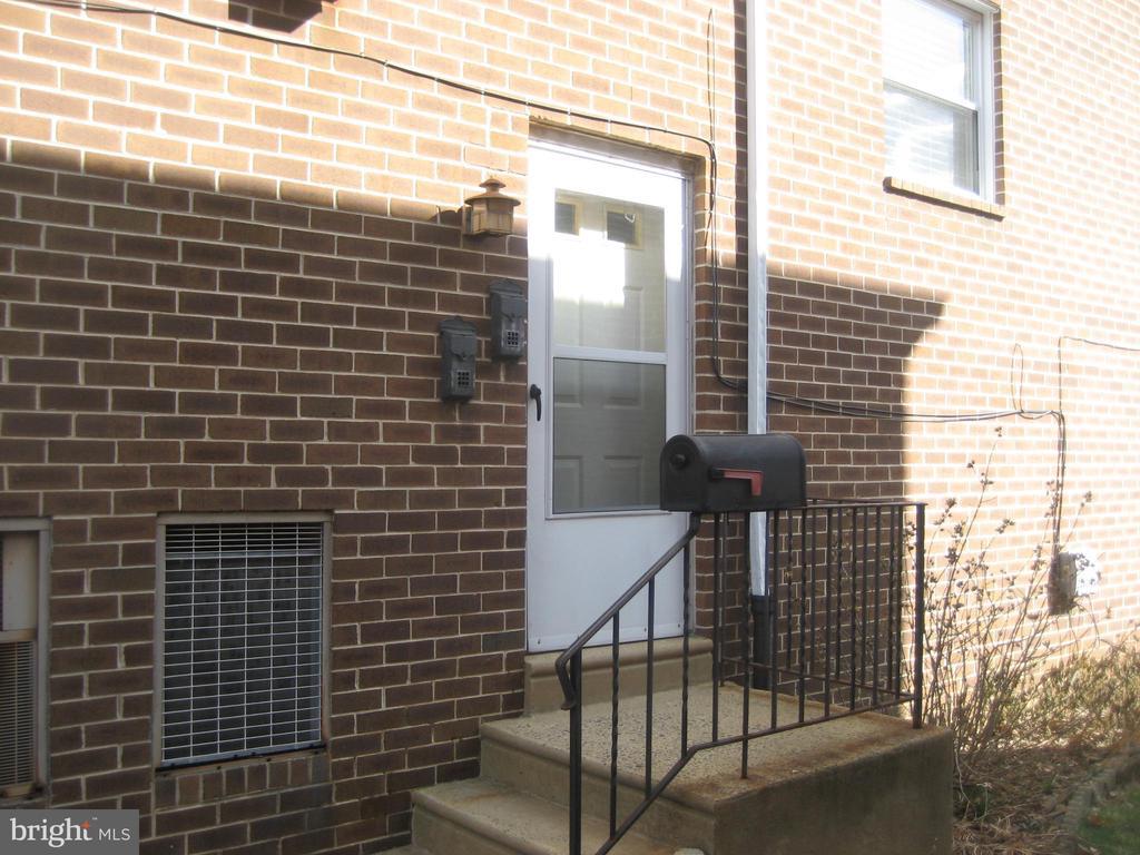 Primary Photo - 7913 Fairfield St