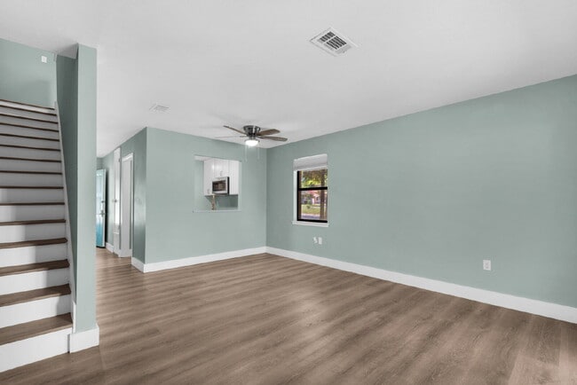 Foto del edificio - "Charming 2-Bed Townhouse Retreat in Fort ...