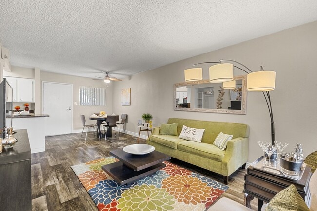 Building Photo - Villa Toscana