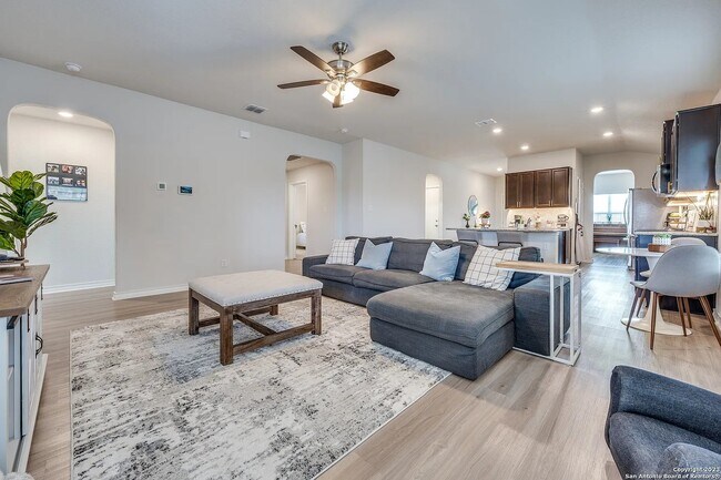 Área de estar - 2915 Thackery Grv