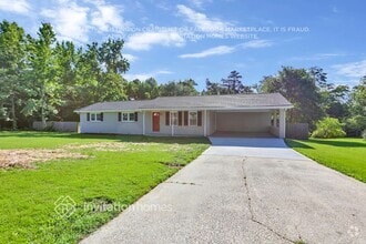 Building Photo - 3899 Summit Dr